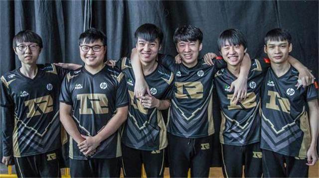 都如行云流 都如行云流